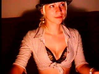 Hey there guys! I'm a pretty simple girl with simple needs from Philly!