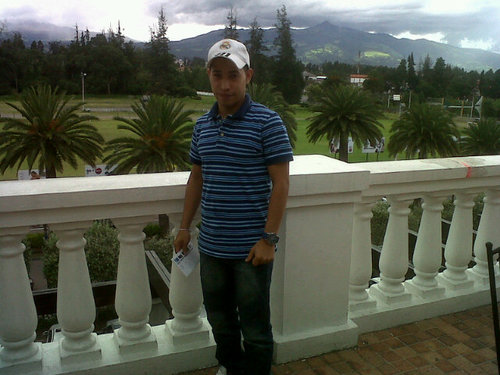Me gusta ser divertido me encanta viajar y pasiar mucho,hacer deporte,y me gusta tener amigas...mi whasatp.0994082728