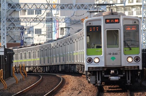 都営地下鉄新宿線(京王電鉄を含む)の駅名などをつぶやきまくります。 担当→@523Takashiシミュレーションだと思ってつぶやくと思います。