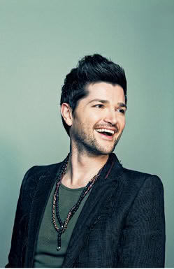 ♥Danny O'Donoghue♥...massive fan of @thescript ..I follow back:) #scriptette