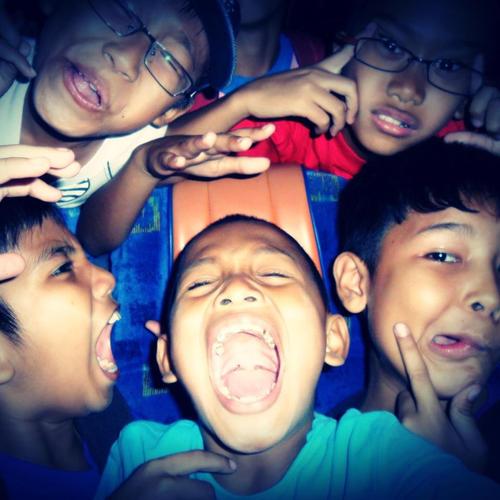 imma cool boy, and i laf my life! Trully i laf my God und mine!
