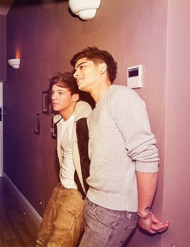 Directioners we big family and follow me follow you)