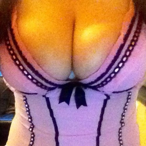 Seductively naughty! Tasty & Naturally beautiful, busty & curvy! British bisexual brunette! A cut above the rest, a diamond in the rough!