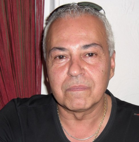 Mitchamoros's profile picture. Globe trotter, photographe, geek et web designer passionné de voitures, technologies et de découvertes