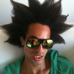 Jovem Brasileiro em Paz for the body em Soul!