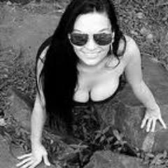 Cantante, compositora, cumplo mis metas,me encantaa que me canten al oído. Naturaleza
