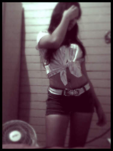 amo musica namorar e amigos!
Gooosto de loukaras pois vivo dela! (;