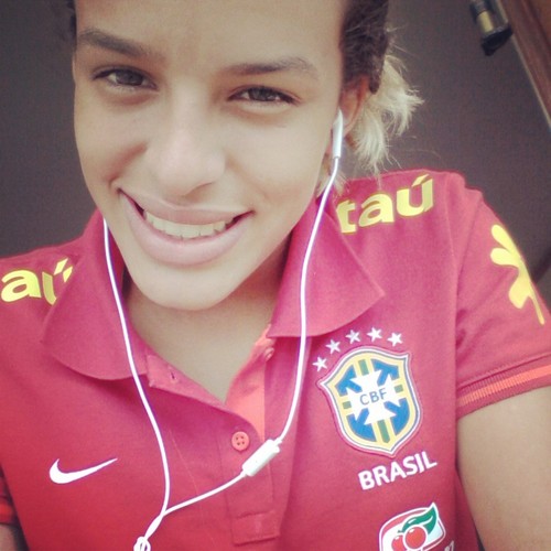 Jogadoraa de Futebol.. ℱé ℰm Ɗeus ...
ＨＵＭＩＬＤＡＤＥ ＡＣＩＭＡ ＤＥ ＴＵＤＯ.
http://t.co/gyD48e2g