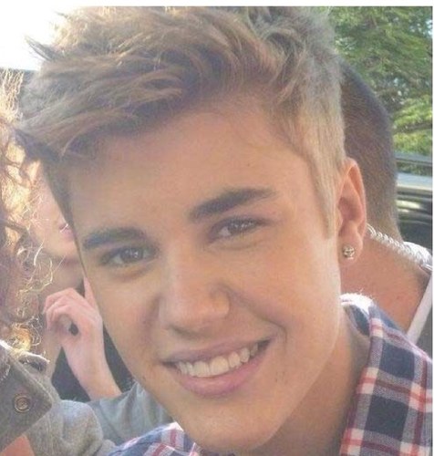 JUSTIN BIEBER..JUSTIN BIEBER..JUSTIN BIEBER..WHO WOULDNT LOVE HIM!!!!