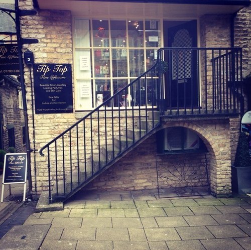 A newly opened giftware shop in stamford, specialising in Silver jewellery, fragrance and skin care, general ladies and gentlemans gifts