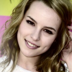 was supposed to do this account at 5.15 but did it at 6.18 instead oops.... i hate brazilians and love demi miley bridgit taylor and ashley