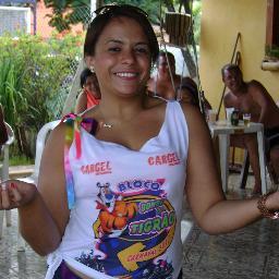 louca, animada, estudiosa... dentre outras são minhas características... das melhores é o fato de ser uma amiga verdadeira!!!!