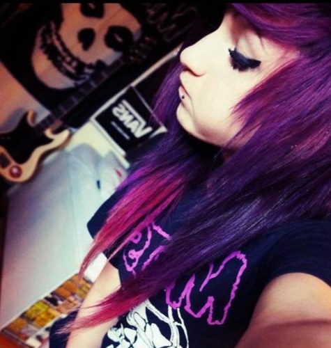Vind jij emo's cool of mooi of wil je er 1 worden dan moet je mij vooral volgen!!