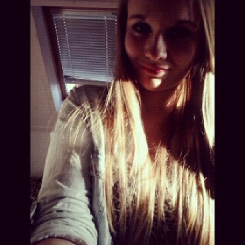 x - marissa is mijn schat de beste xxx' ik hou van marissa xo' @noellavandebrug | love mn zussii xxx @fiionaax | loveyou chickaa x  @xnoukkie