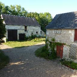 Loire Valley accommodation in a renovated country house owned by UK/SA couple - the Chateaux and gardens made easy. Country location in village on R.Vienne bank