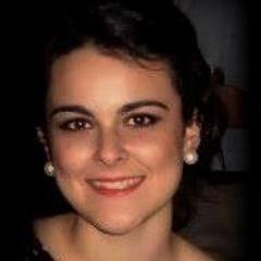 Grado en Nutrición Humana y Dietética (UGR). Máster en Nutrigenómica y Nutrición Personalizada (UIB).