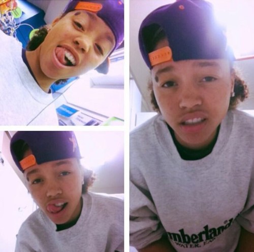 Breezy | Gay | 16 | St.Louis | Rapper an' Singer | My Own team , we winning ! ✌