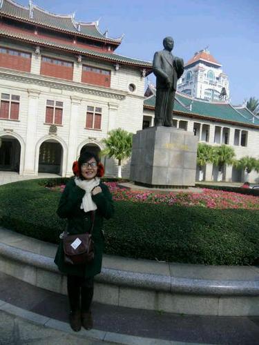 Hope! Pray! Action! Optimist! Daddy's girL, humbLe, spoiLed :D