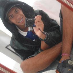 Emborα ninguem possα voltαr αtrαs
e fαzer um novo começo,
quαlquer um pode começαr αgorα
e fazer um novo fim ♪ ♫