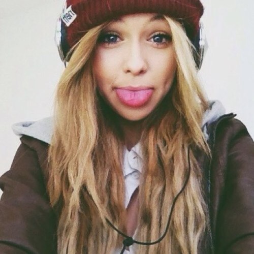 Ksharpclark's profile picture. Because cats