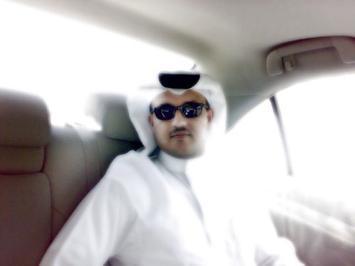 لا تسعى لتصحيح ضن أحدا بك.. ومن اكرمك فاكرمه ....ومن استخف بك فأكرم نفسك عنه.