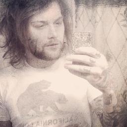 thcworsnop's profile picture. [rp] vox for asking alexandria and harlot. throwback header. 
you say illegal, I say legal's never been my scene.