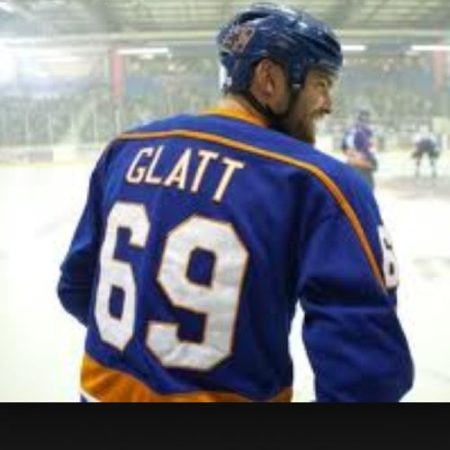 Fellow Puck beauty, in love with the game. Livin it up everyday, love hockey? Sauce me a follow
