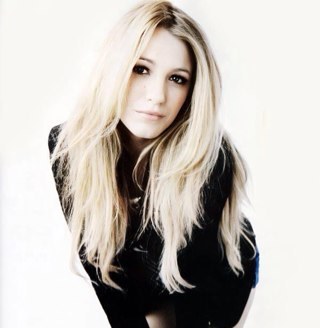 Journalist. Headstrong. Shopaholic! 

Still looking for my Elliot Grey! {RP 18+} 


~wherever Elliot is~