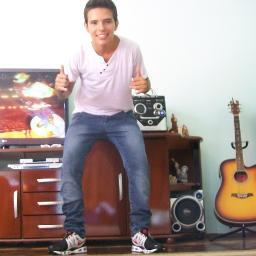 Glauco Oliveira:  15 anos, Virginiano, cursando o 2º ano do Curso Normal. Vivendo com #Ousadia&Alegria e também com bastante #FocoForçaFé ;D