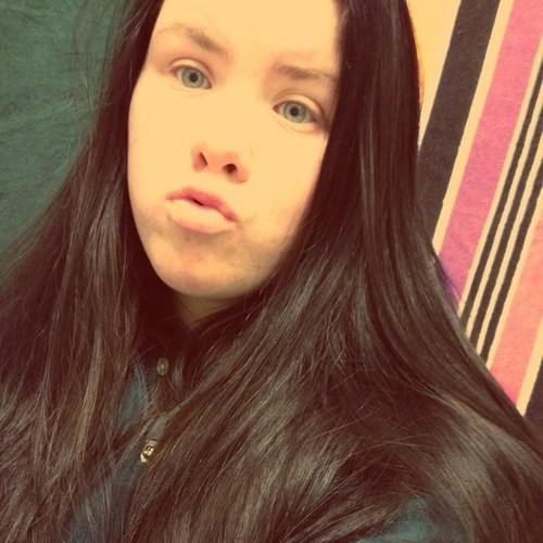 Oh i just like making videos and watching Netflix... ok.
ask for a follow back♡