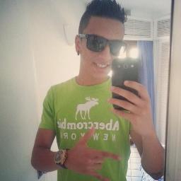 http://t.co/TaZOYRp2OB Quantos mais agente rala mais agente cresce (8 ;]