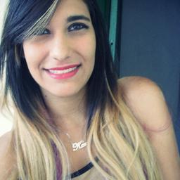 → mais uma em um milhão ;
menina, estranha & fora do padrão ! ✖✖. 
Não sou perfeita! Fazer o q  né? Papaii e Mamãe estavam no escuro!