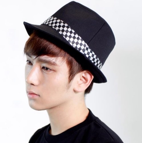 โฮ จุนยอนครับ ผมเป็นเน็ตไอดอลเกาหลี^^ ผมเป็นนินจาครับ จุนยอนบอทนี้เป็นนินจา ชอบแวบไปมา คึคึ รักฟลว.ทุกคนนะ -/- * Not real Just bot. Real;@92jun