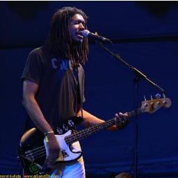 I vow to do my part to help keep Rock N Roll alive. Play till ya DIE!  Who said something about Oil?