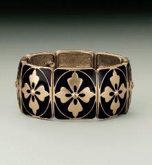 liasophiabeauty's profile picture. Jewelry takes people's minds off your wrinkles.  ~Sonja Henie