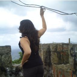 Blogger ocasional, sicóloga social, crítica hasta de la madre que la parió; retirada del pariseo, consejera ocasional. Colectora de blocks. #NoGente
