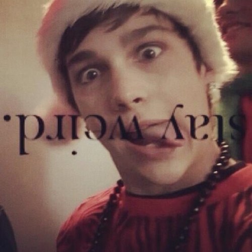 Just a girl who posts a lot of pics of her everything/role model/ inspiration -@AustinMahone