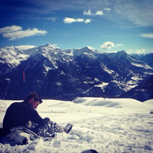 bryansijs's profile picture. Doing what you like is freedom,
Liking what you do is hapiness