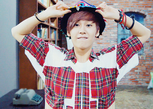 อันยองฮะผมอิลฮุนบอทแร๊พเปอร์สุดหล่อจากBTOBฟอลผมมาสิ แล้วผมจะนับเลขน่ารักๆให้ฟัง♥  [02.03.13] FAM: #DormitoryFam