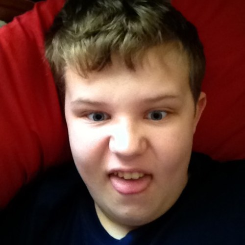 Hello im mac follow me i follow back I LOVE MOUTAIN DEW Skype name MacBlondeBradBrown