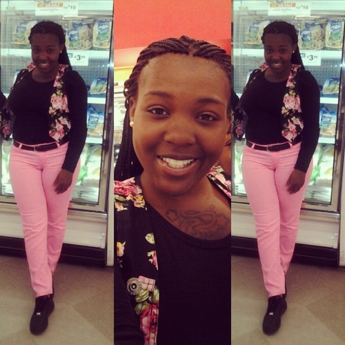 its leelee_Dhu..im me keep it real hold'em down...but follow me n ill follow back! Simple as that!!!