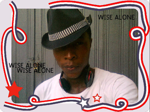 Am just a simple dude,vry concerned abt pple around me....luv dose who luvs me...also luv dose who hates me.....any oda tin u wanna knw jst ask d dude!!!