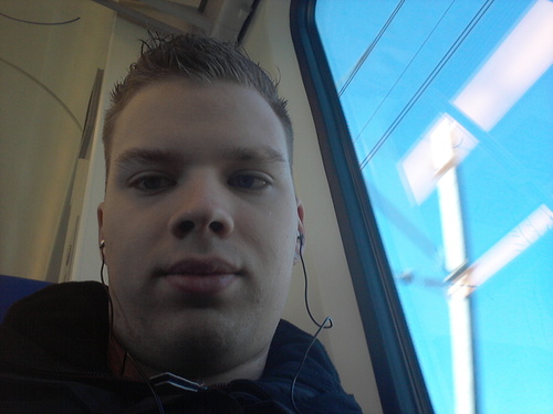 Sportfan in hart en nieren, PEC Zwolle, Autosport, Tennis, schaatsen, afgestudeerde facilitair manager die werkzaam is binnen het inkoopvak