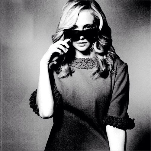 What do you do when you're the only light in a dark world? Who do you love when the world turns to pain? These are the questions consuming my brain.|| RP|S|MC||