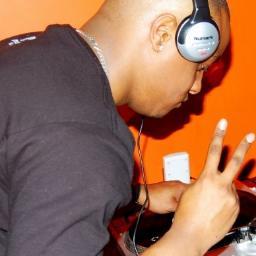 @DJPureUK Specialising in the Finest Old Skool UKG/House - Catch Me Every Sunday 2-3pm @TheCorruptRadio - DL the App from Itunes for Free! Shouts @DJPureUK ;)