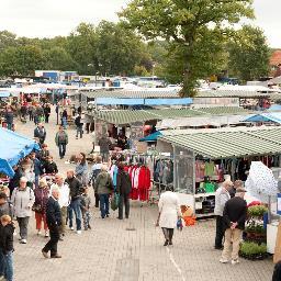 Elke zaterdag van 8.30 tot 14.00 uur een marktgebeuren van meer dan 20.000m2 (3000 m2 grote verwarmde hal) Kijk voor extra marktdagen op http://t.co/2zFd4ohC