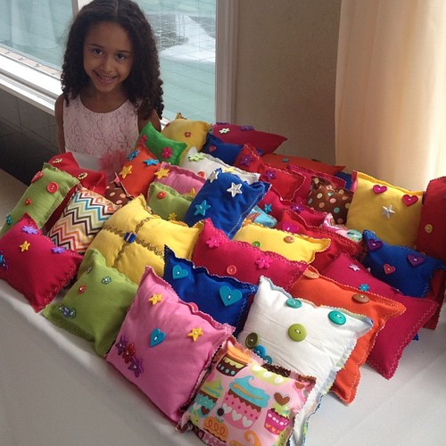 Leli's Magical Stitches provides hand crafted pillows and pillow purses by Leli -- a 6 year old award winning seamstress from NYC.
