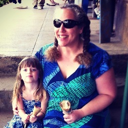 lisaadashm's profile picture. haphazard tweeter, californimainer, mama, spouse, queen bee @BeehiveDev.