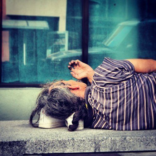 Una mirada a las personas sin hogar y problemas sociales en Puerto Rico. Bajo el mismo cielo, pero no el mismo techo. Instagram: Vivoenpuertorico Por @Samynemir