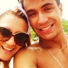 Faça o que fizer, haja o que houver, somos um do outro, e sempre seremos. - Larissa Barone.